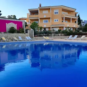 lucie-lime-guesthouse.hotelaalgarve.com/
