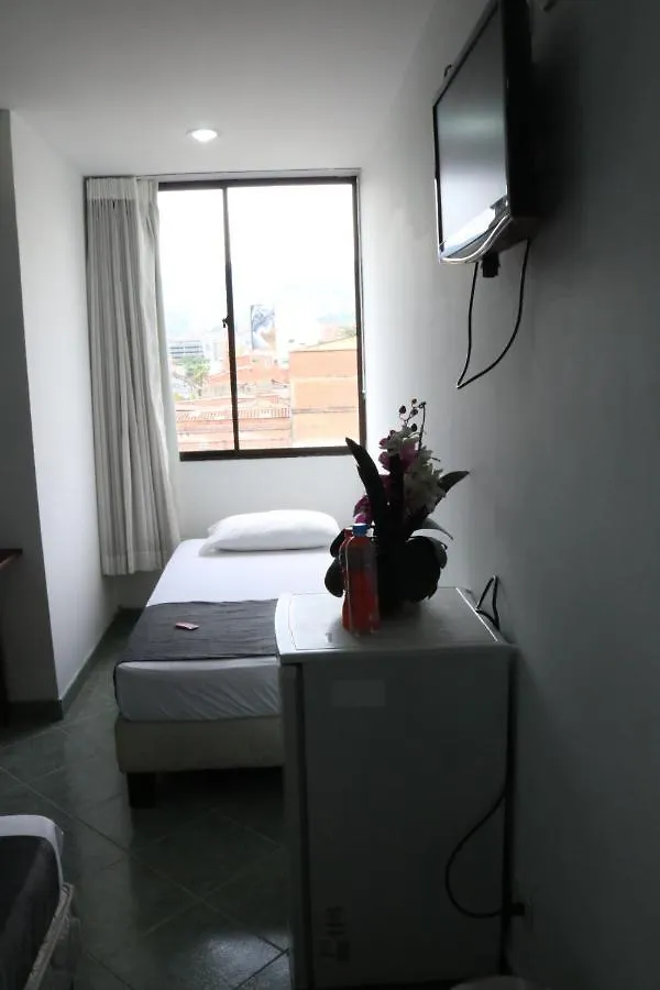Hotel Medellin 33 3*,  Colombia